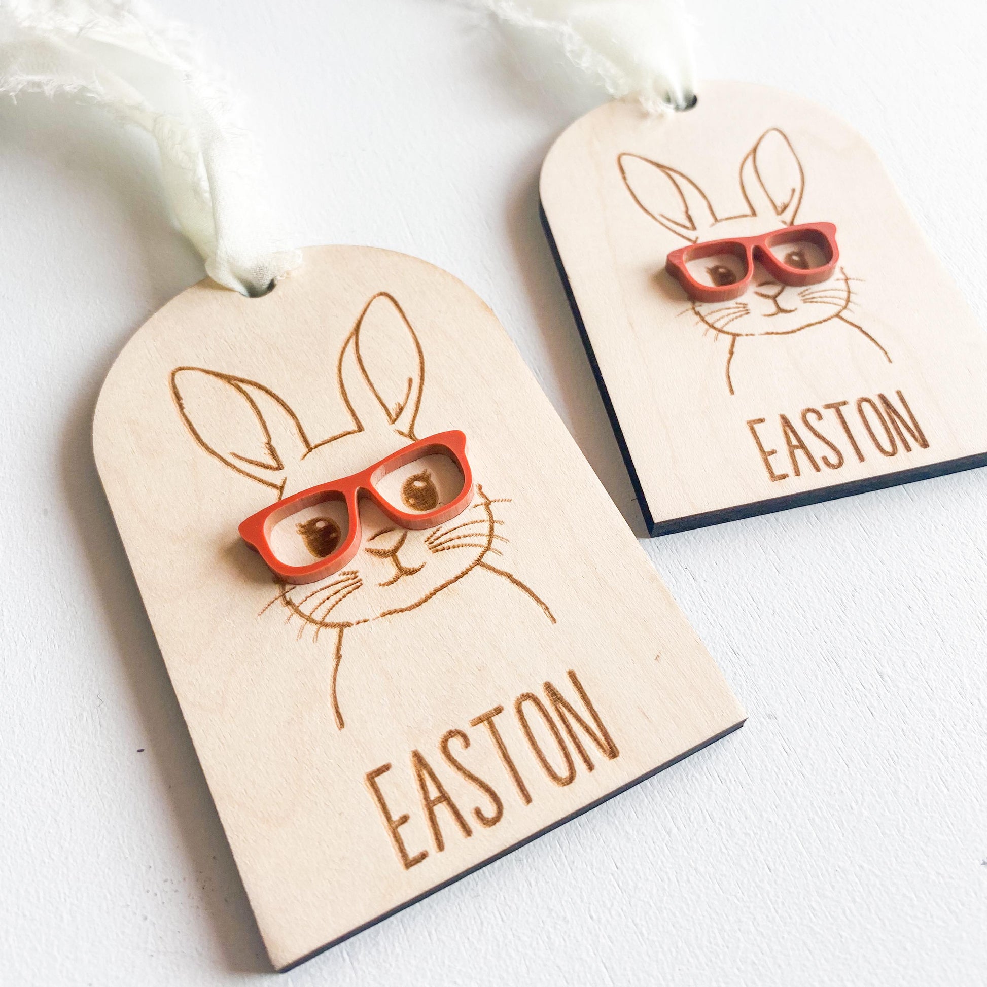 Personalized arch-shaped Easter basket tag in maple wood with custom name