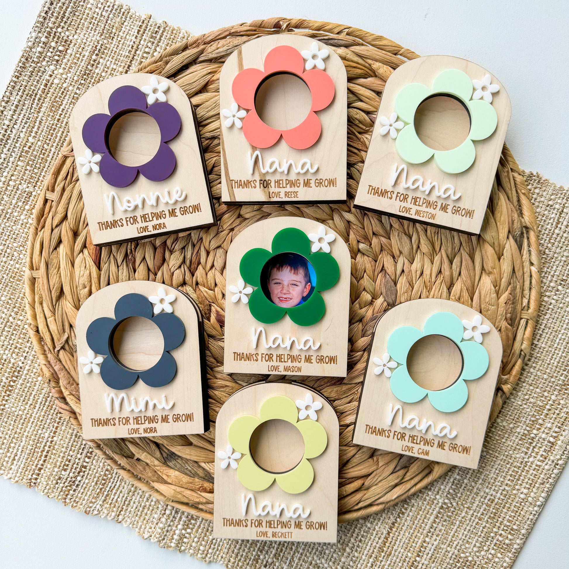 Mother's Day flower picture magnet in maple wood, personalized photo magnet for Mom