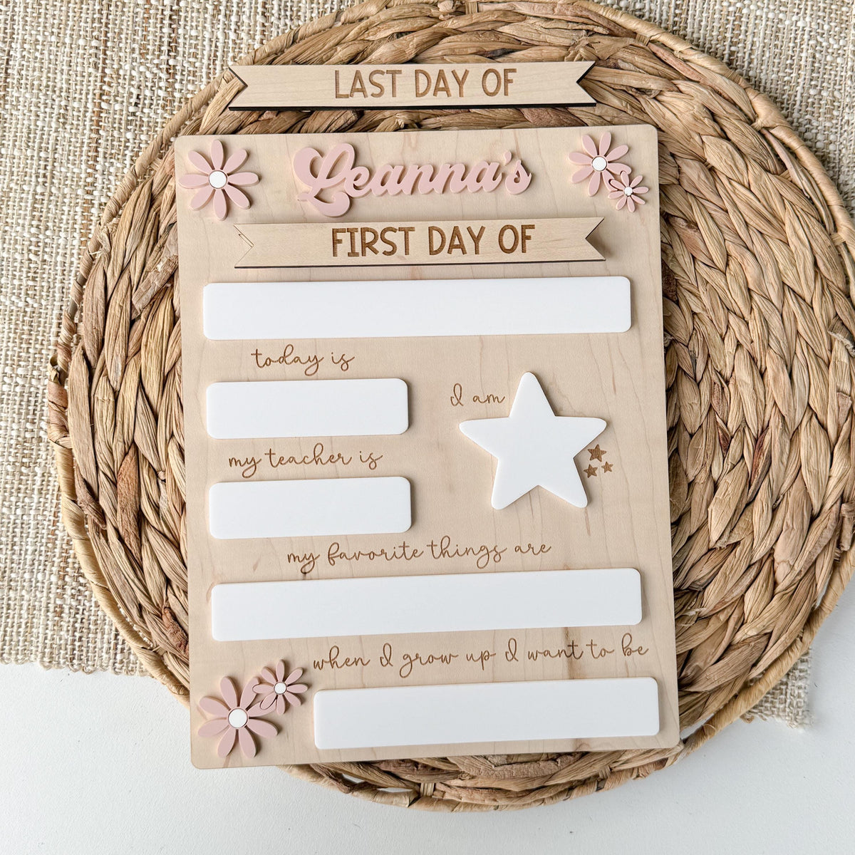 first and last day of school signs, personalized daisy flower boards for girls, reusable set