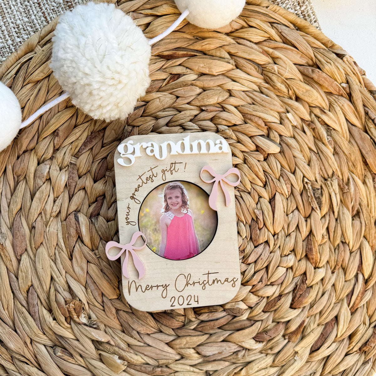 Wooden grandma photo magnet with layered bows and custom message, gift from grandkids