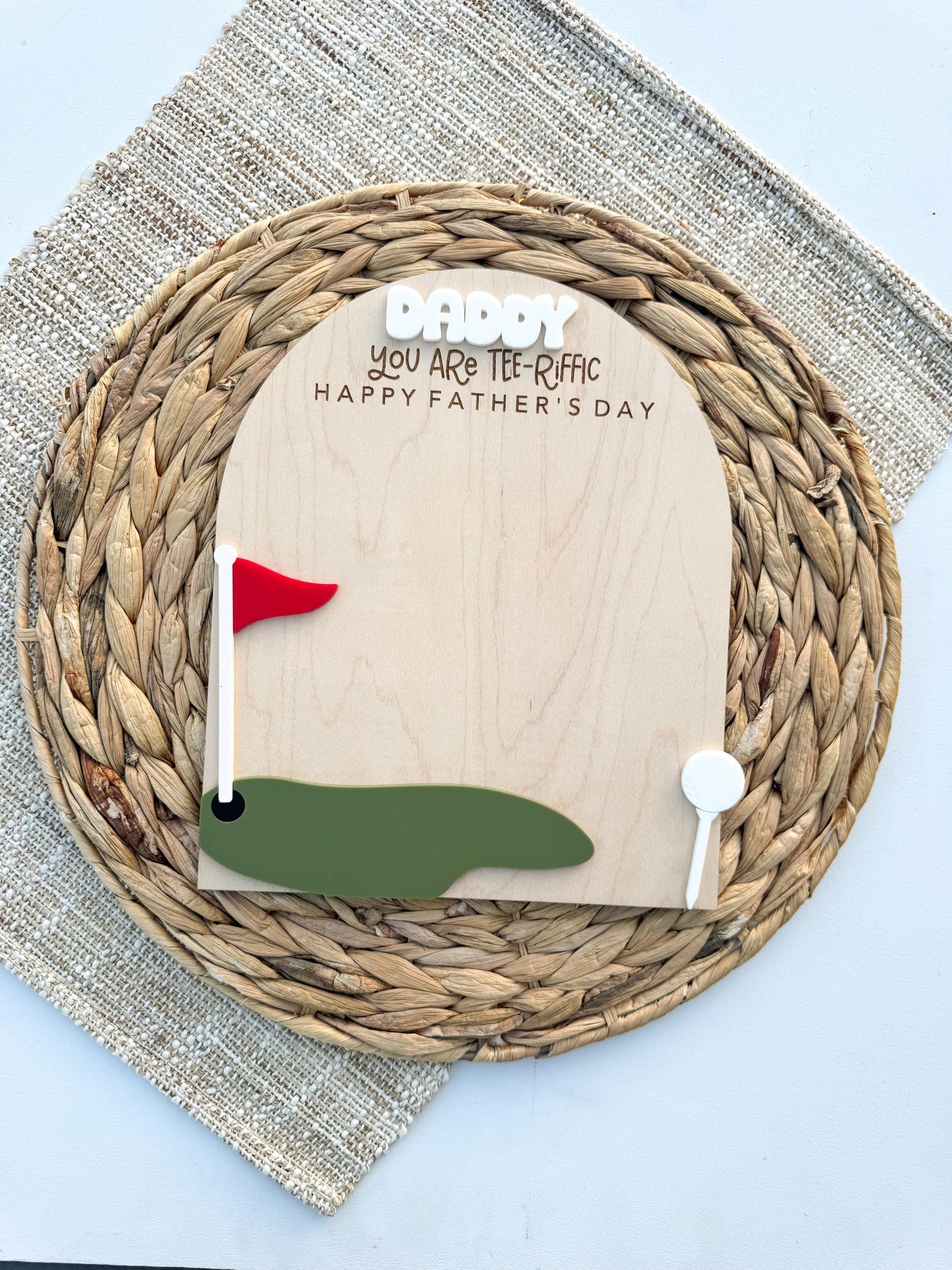 Custom golf dad plaque with personalized wording and child handprint artwork