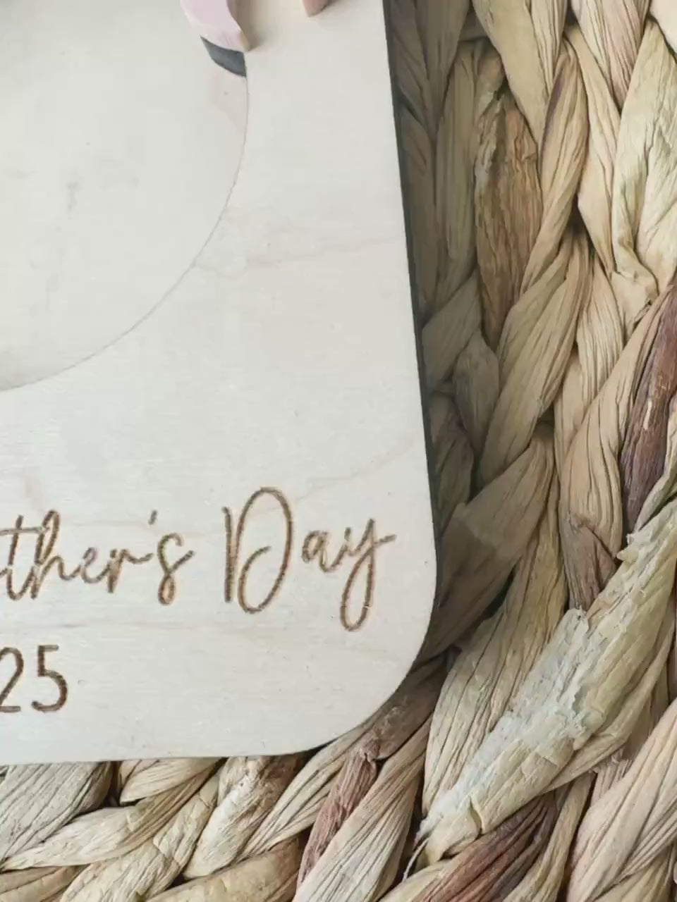 Video of the bow photo frame magnet in maple wood and acrylic