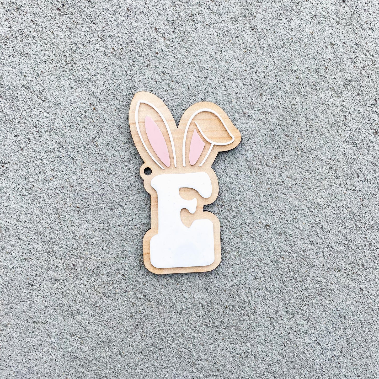 Personalized Easter basket tag with initial in natural wood, kids spring gift